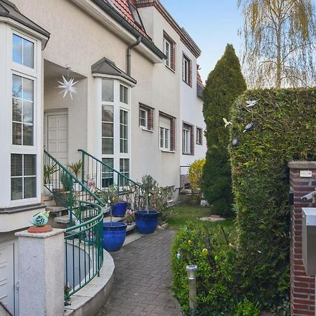 2 Bedroom Lovely Home In Берлин Экстерьер фото