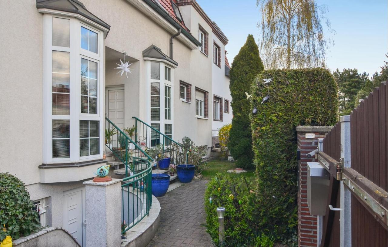 2 Bedroom Lovely Home In Берлин Экстерьер фото